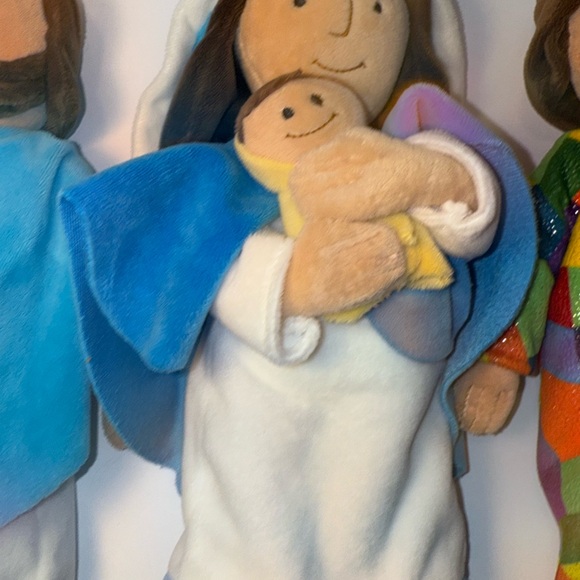 Set of 3 Hallmark Plush Biblical Figures - Jesus, Joseph, Mary with baby Jesus - Picture 4 of 13